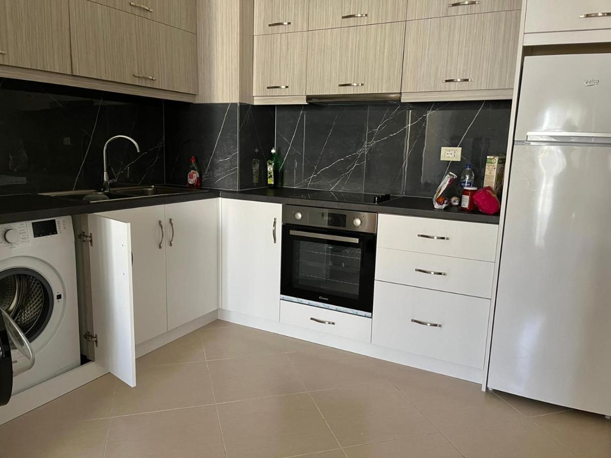 Center & 2 Bed