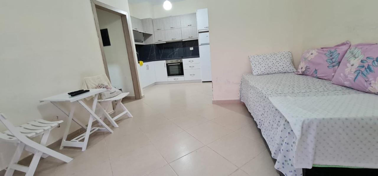 Center & 2 Bed *