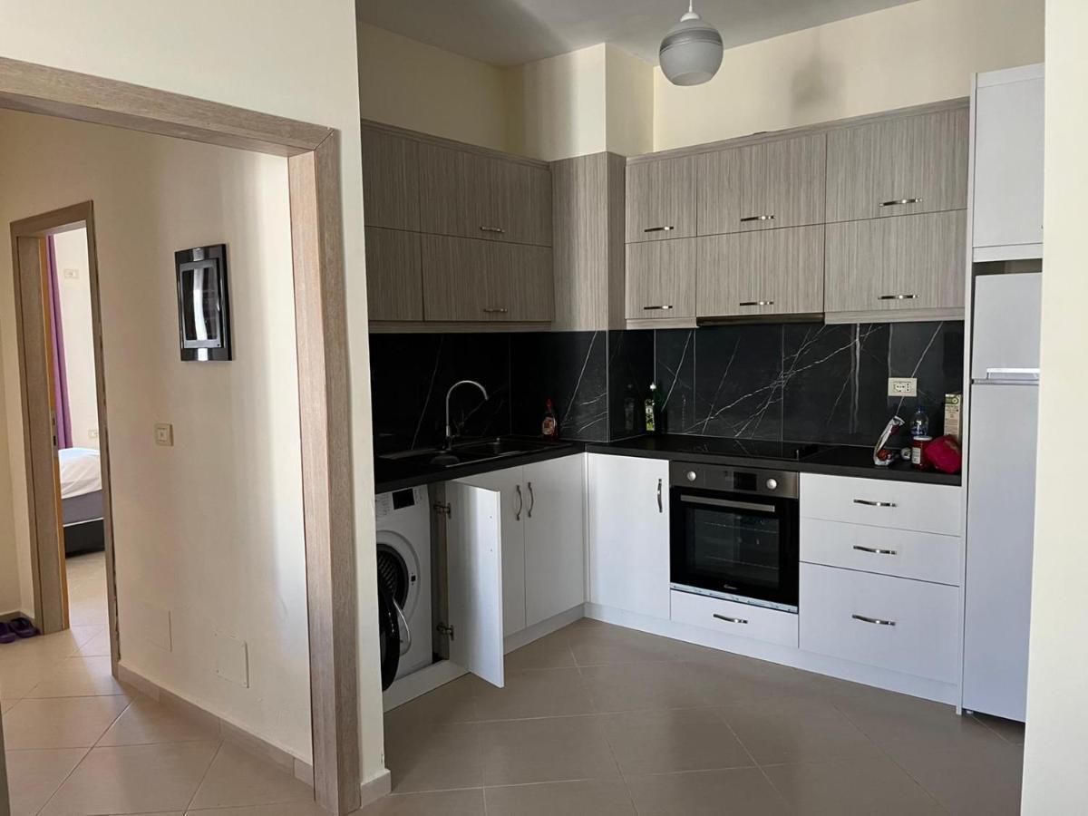 Center & 2 Bed *